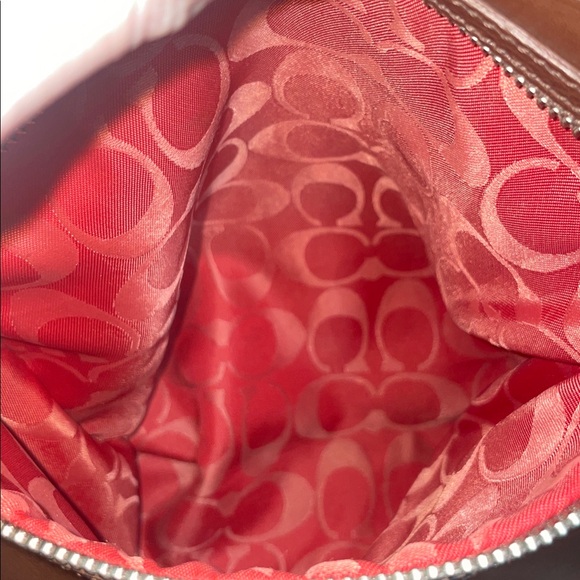 Coach ‘Hamptons’ Leather Carryall - Picture 13 of 16